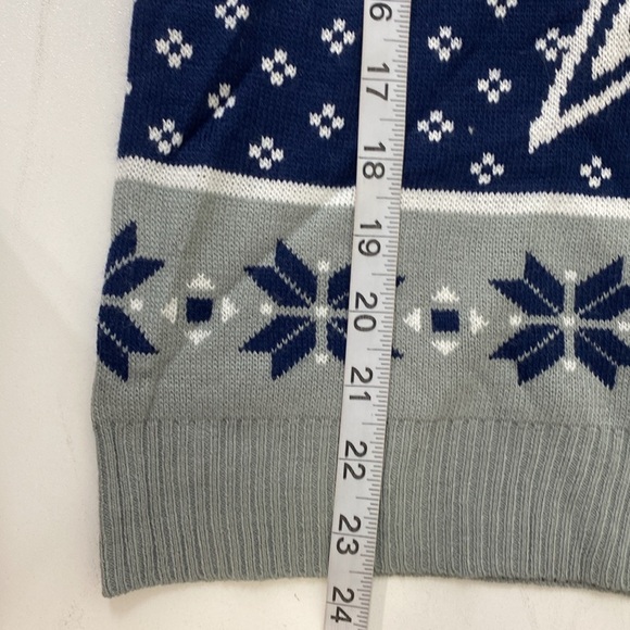 NFL Dallas Cowboy's Christmas Sweater Size Small V-neck - Picture 9 of 11